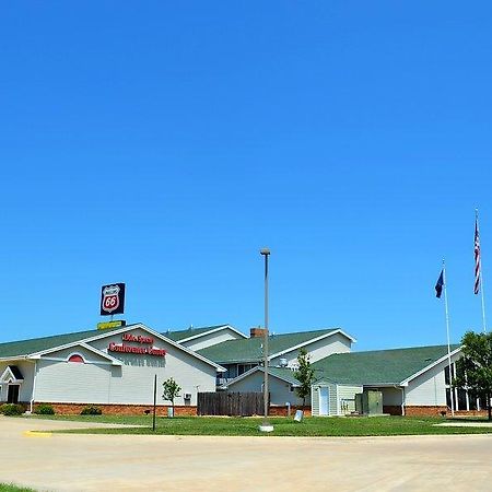 Fossil Creek Hotel & Suites Russell Esterno foto