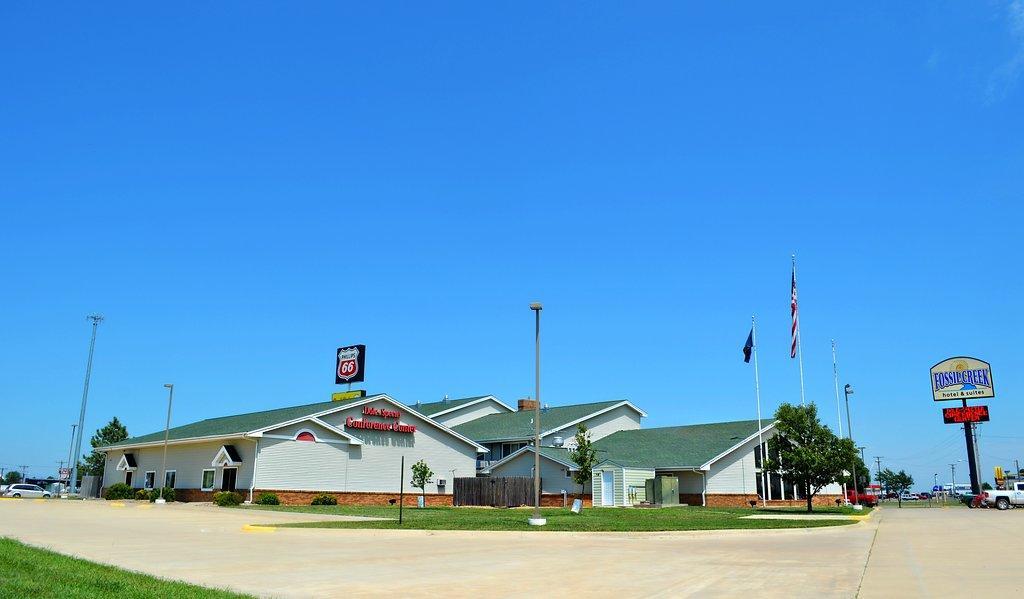 Fossil Creek Hotel & Suites Russell Esterno foto