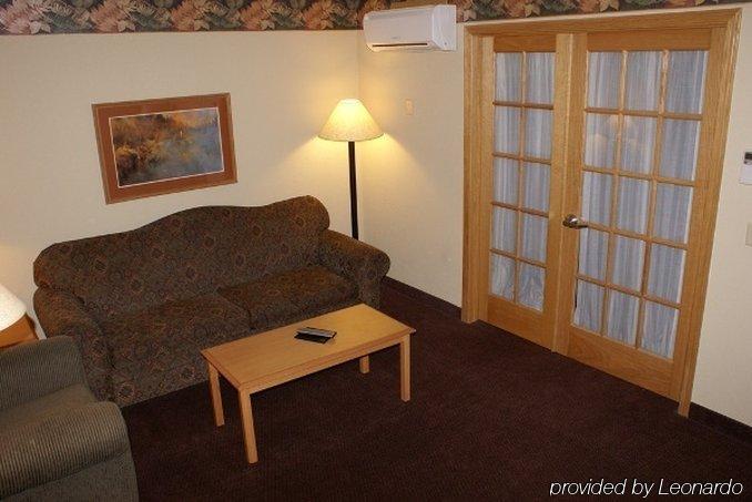 Fossil Creek Hotel & Suites Russell Camera foto