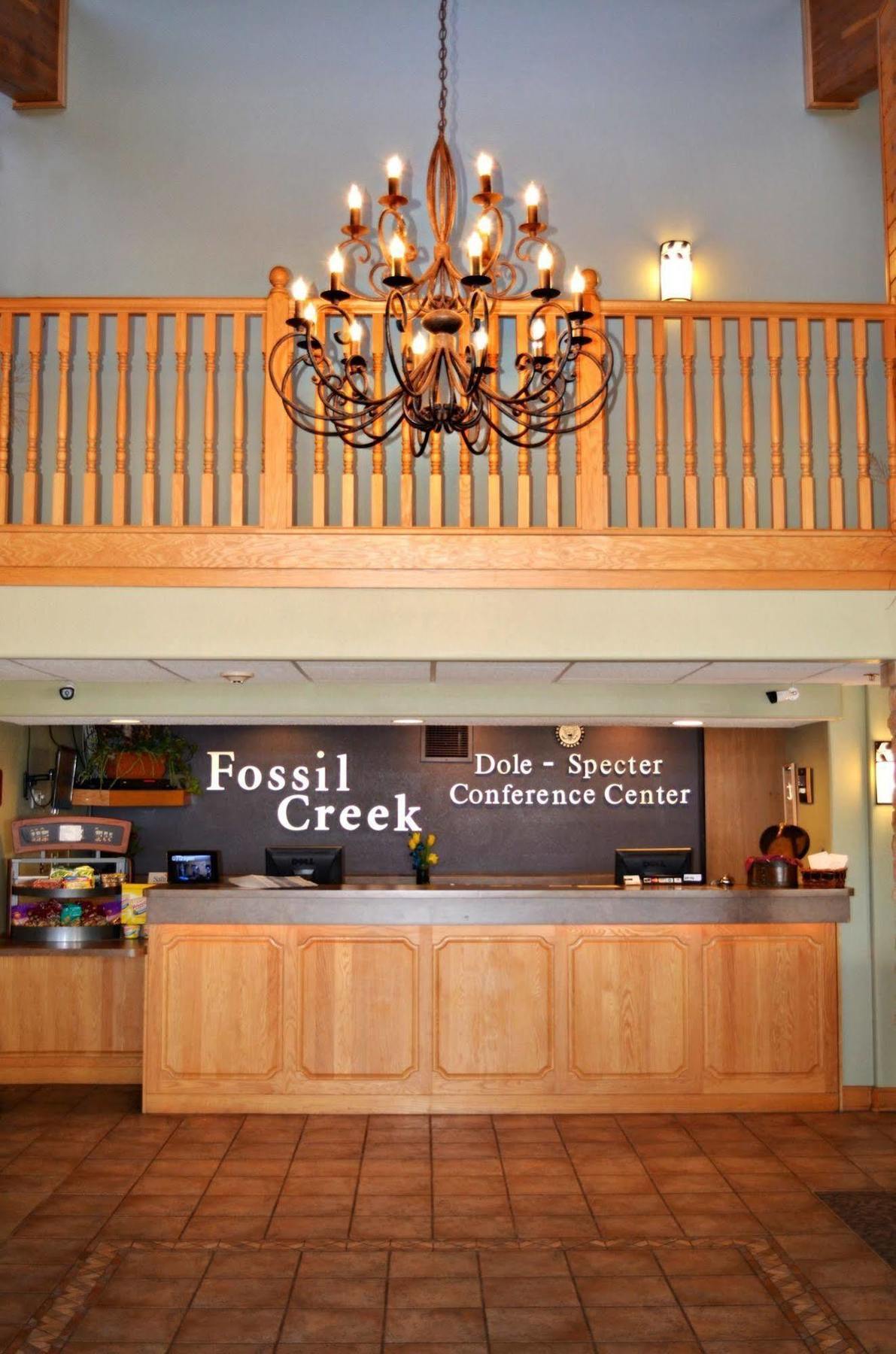 Fossil Creek Hotel & Suites Russell Esterno foto