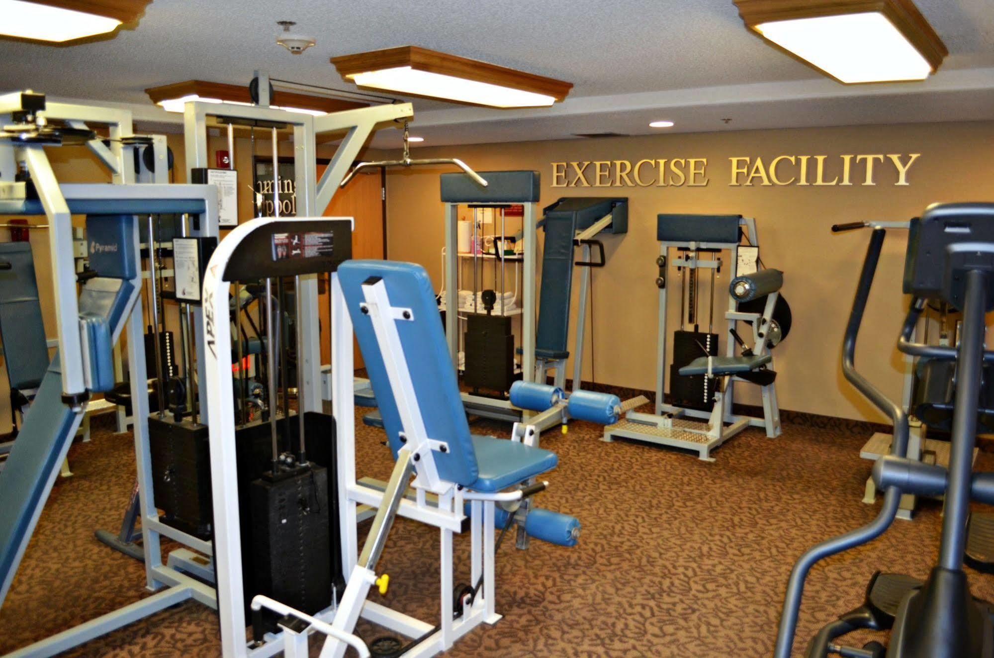 Fossil Creek Hotel & Suites Russell Esterno foto